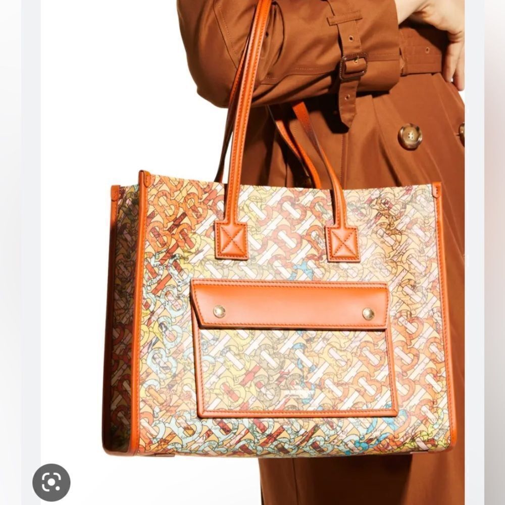 Burberry
Freya TB & Map-Print Leather Tote Bag - Picture 5 of 12